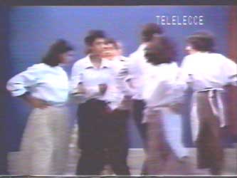 Un momento della Quadriglia Tuturanese. Frame tratto dalla trasmissione televisiva di Telelecce per la presentazione del disco.